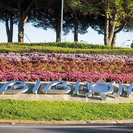 Apartment Family Vacation With Porch In Bibione